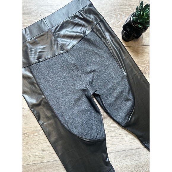 •SR• faux leather contrast moto leggings - Picture 6 of 6